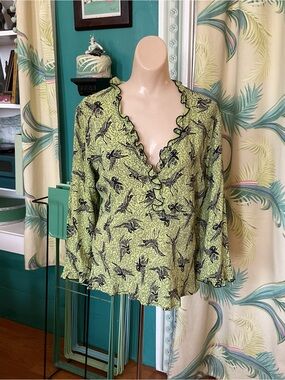 Loco Lindo Asian Cranes 30s Style Ruffle V-Neck Blouse in Lime Green